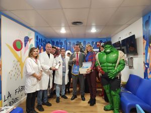 Rotary Club Sevilla International entrega un dispositivo de detección de venas en el Hospital Reina Sofía de Córdoba