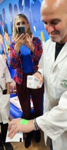 Rotary Club Sevilla International entrega un dispositivo de detección de venas en el Hospital Reina Sofía de Córdoba