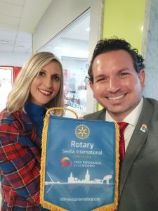 Rotary Club Sevilla International entrega un dispositivo de detección de venas en el Hospital Reina Sofía de Córdoba