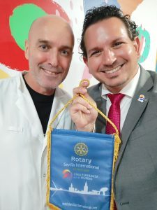 Rotary Club Sevilla International entrega un dispositivo de detección de venas en el Hospital Reina Sofía de Córdoba