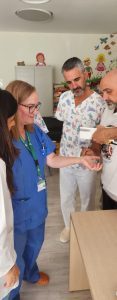 Acto de entrega de la 3° máquina detectora de venas en el hospital de Jaén.