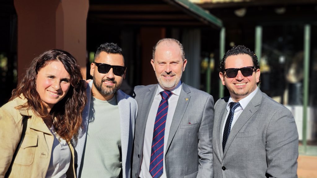 Reunión del Rotary Club Sevilla International con las ponencias de Carlos Mats sobre el metaverso y Padre Manuel Ángel sobre AFAR