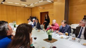 Ponencia de Roger Domingo sobre el mercado editorial en el club Rotary Sevilla International