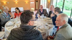 ‘Two closures’ speech by the gallery owner Pepe Cobo and the Consul General of Peru in Seville Rosario Botton at the Rotary Sevilla International Club