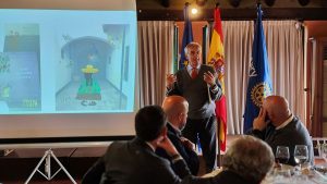 ‘Two closures’ speech by the gallery owner Pepe Cobo and the Consul General of Peru in Seville Rosario Botton at the Rotary Sevilla International Club