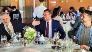Conferencia de Carlos Rus presidente de ASPE sobre la situación de la sanidad en España en el club Rotary Sevilla International