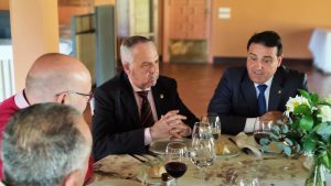 Conferencia de Carlos Rus presidente de ASPE sobre la situación de la sanidad en España en el club Rotary Sevilla International