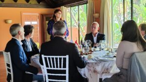 Conferencia de Carlos Rus presidente de ASPE sobre la situación de la sanidad en España en el club Rotary Sevilla International
