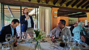 Conferencia de Carlos Rus presidente de ASPE sobre la situación de la sanidad en España en el club Rotary Sevilla International
