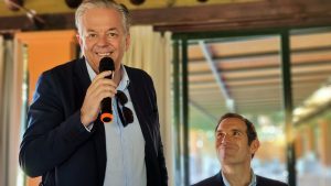 Conferencia de Carlos Rus presidente de ASPE sobre la situación de la sanidad en España en el club Rotary Sevilla International
