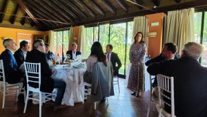 Conferencia de Carlos Rus presidente de ASPE sobre la situación de la sanidad en España en el club Rotary Sevilla International