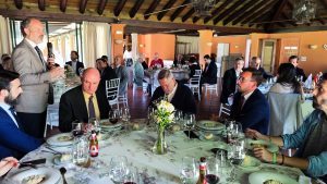 Conferencia de Carlos Rus presidente de ASPE sobre la situación de la sanidad en España en el club Rotary Sevilla International