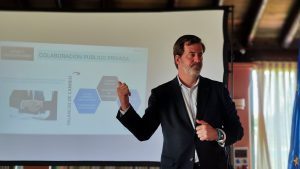Conferencia de Carlos Rus presidente de ASPE sobre la situación de la sanidad en España en el club Rotary Sevilla International