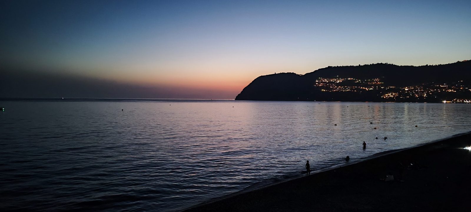 Rotary Club Sevilla International and Rotary Club Granada Join Forces in La Herradura