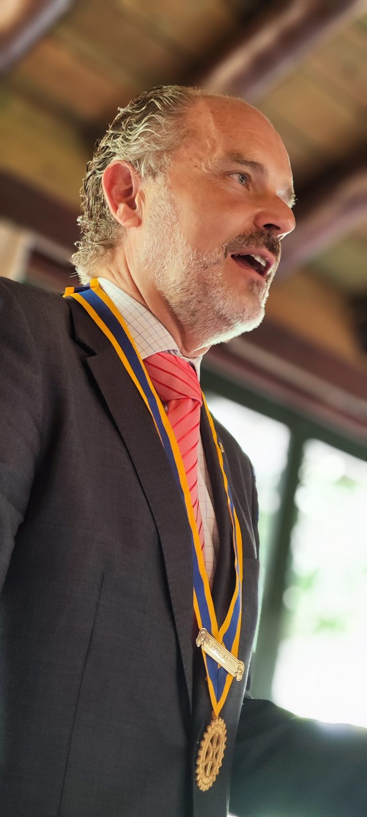 El Rotary Club Sevilla International pasa a ser el club más numeroso de Sevilla y recibe al gobernador del distrito José Ibáñez