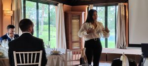 El arqueólogo Alejandro Jiménez expone los nuevos descubrimientos de Itálica en el Rotary Club Sevilla International con la visita de rotarios del club de Leverkusen