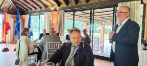 El arqueólogo Alejandro Jiménez expone los nuevos descubrimientos de Itálica en el Rotary Club Sevilla International con la visita de rotarios del club de Leverkusen