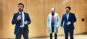La artista internacional Michelle López y el médico Dr. Vicente Salinas dan ponencias en la reunión de Rotary Club Sevilla International