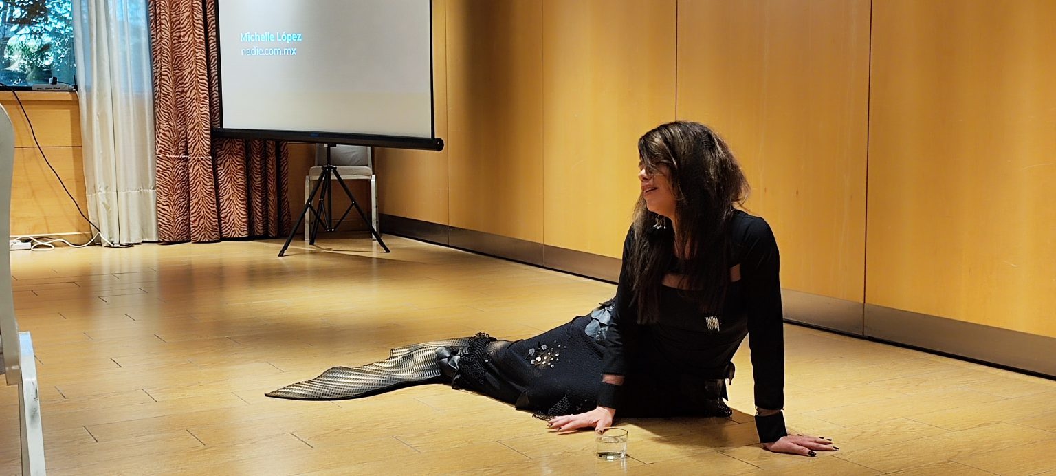 La artista internacional Michelle López y el médico Dr. Vicente Salinas dan ponencias en la reunión de Rotary Club Sevilla International