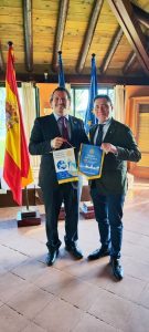 Ponencias en el Rotary Sevilla International de Rocío de los Reyes Machuca presidenta de CEDDD Andalucía y Sebastián Morales sobre ciberseguridad