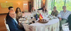 Presentations by Cristian Nila on Effective Communication and by the detective Juan Carlos Arias at the Rotary Club Sevilla International meeting