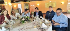 Presentations by Cristian Nila on Effective Communication and by the detective Juan Carlos Arias at the Rotary Club Sevilla International meeting