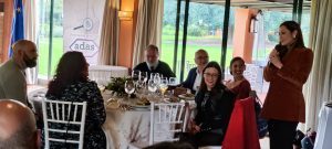 Presentations by Cristian Nila on Effective Communication and by the detective Juan Carlos Arias at the Rotary Club Sevilla International meeting