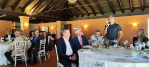 El profesor de la Universidad de Sevilla Joaquín Peña y la empresaria Sara Soriano hablan de Inteligencia Artificial y Transformación Digital en la reunión del Rotary Club Sevilla International