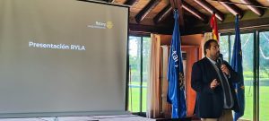 El profesor de la Universidad de Sevilla Joaquín Peña y la empresaria Sara Soriano hablan de Inteligencia Artificial y Transformación Digital en la reunión del Rotary Club Sevilla International