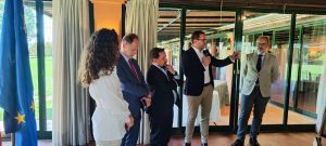 El profesor de la Universidad de Sevilla Joaquín Peña y la empresaria Sara Soriano hablan de Inteligencia Artificial y Transformación Digital en la reunión del Rotary Club Sevilla International