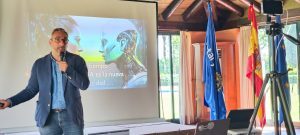 El profesor de la Universidad de Sevilla Joaquín Peña y la empresaria Sara Soriano hablan de Inteligencia Artificial y Transformación Digital en la reunión del Rotary Club Sevilla International