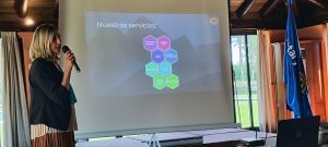 El profesor de la Universidad de Sevilla Joaquín Peña y la empresaria Sara Soriano hablan de Inteligencia Artificial y Transformación Digital en la reunión del Rotary Club Sevilla International
