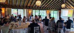 El profesor de la Universidad de Sevilla Joaquín Peña y la empresaria Sara Soriano hablan de Inteligencia Artificial y Transformación Digital en la reunión del Rotary Club Sevilla International