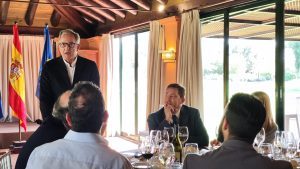 Visit of Victor Javier Elena, District Governor of District 2203, to the Rotary Sevilla International Club and presentation by Antonio Castaño on the Luis Séiquer Social Dentistry Foundation