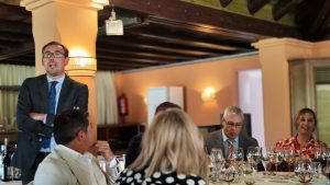 Visit of Victor Javier Elena, District Governor of District 2203, to the Rotary Sevilla International Club and presentation by Antonio Castaño on the Luis Séiquer Social Dentistry Foundation