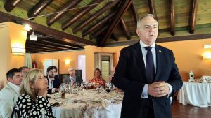 Visit of Victor Javier Elena, District Governor of District 2203, to the Rotary Sevilla International Club and presentation by Antonio Castaño on the Luis Séiquer Social Dentistry Foundation