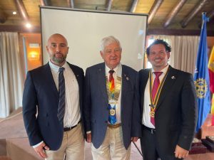 El Rotary Club Sevilla International pasa a ser el club más numeroso de Sevilla y recibe al gobernador del distrito José Ibáñez