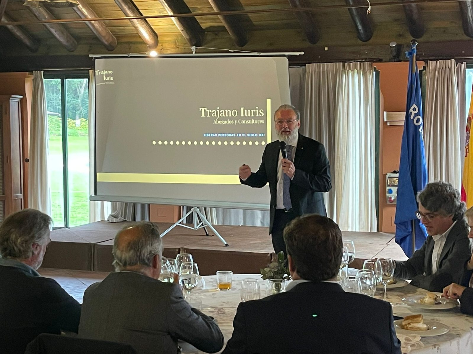 Teodoro García Egea and Antonio Barba Discuss Cryptoeconomics and Digital Law at the Recent Rotary Club Sevilla International Meeting