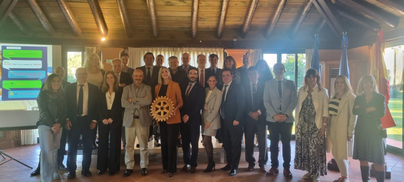 Mesa Redonda “Stop Bullying”: Rotary Club Sevilla Internacional abre espacio a la prevención del acoso escolar