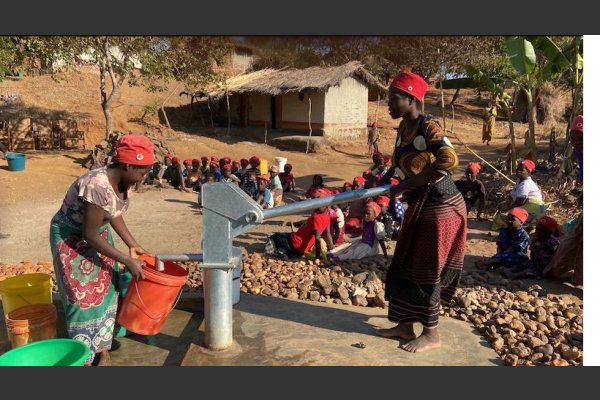 Pozo de agua en Benga (Malawi)